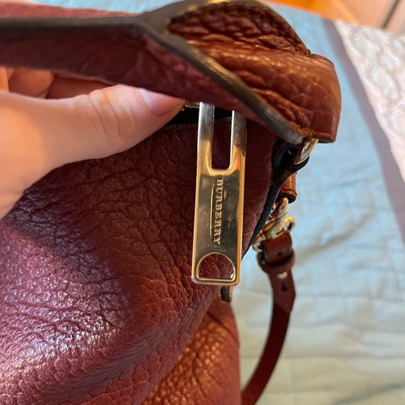 BURBERRY Heritage 'Ledbury' Grained Leather Hobo Bag in Tile Red - Picture 4 of 14